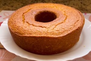 Bolo de cenoura com flocão