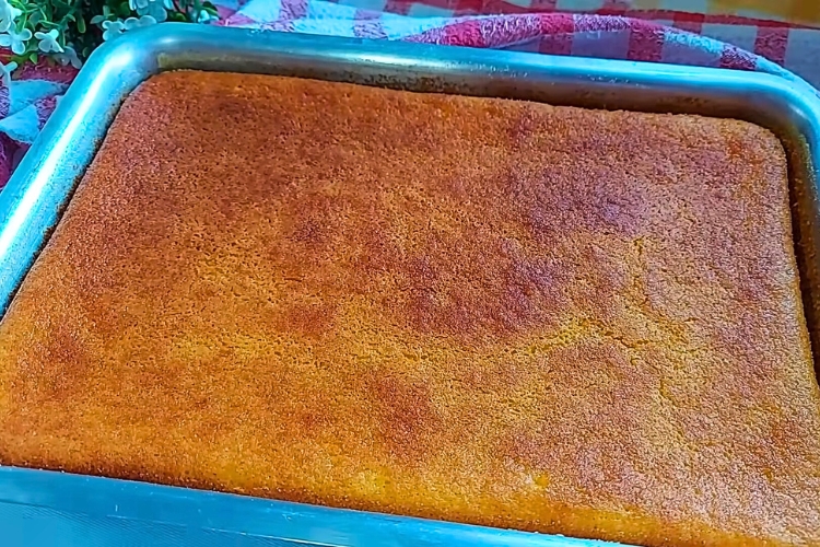 Bolo de cenoura com fubá