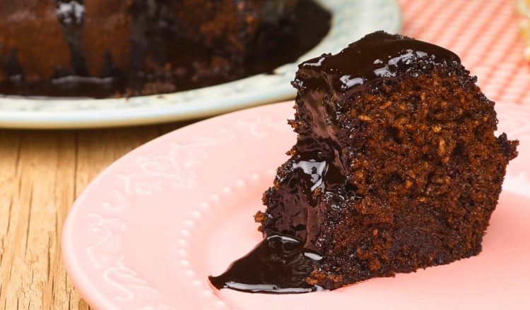 Bolo de chocolate com coco sem farinha de trigo