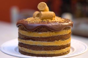 Bolo de chocolate para festa junina
