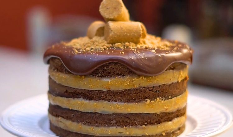 Bolo de chocolate para festa junina