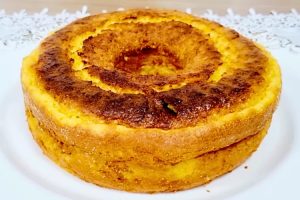 Bolo de milho de espiga cremoso com leite condensado