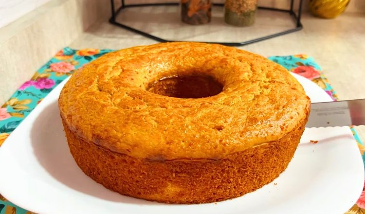 Bolo sem açúcar e sem farinha de trigo