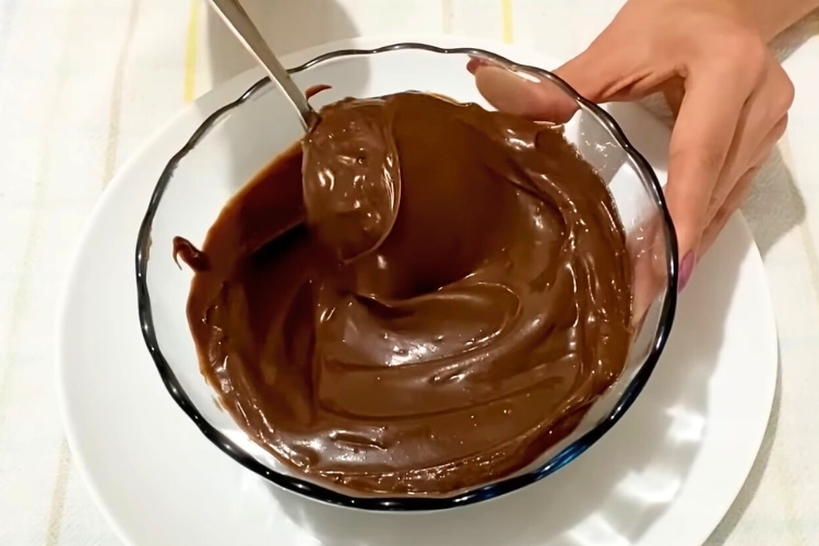 Receita simples de cobertura de chocolate
