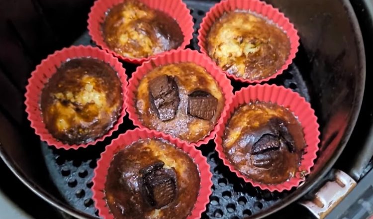 Bolinho de banana com aveia na airfryer