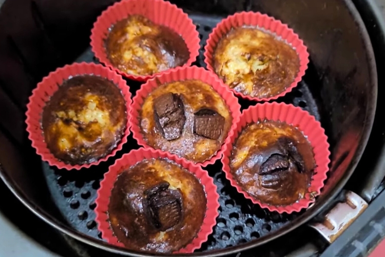 Bolinho de banana com aveia na airfryer