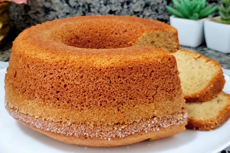 Bolo de banana de liquidificador sem leite