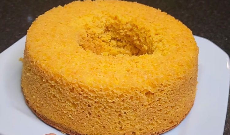Bolo de cenoura com farinha de amêndoas