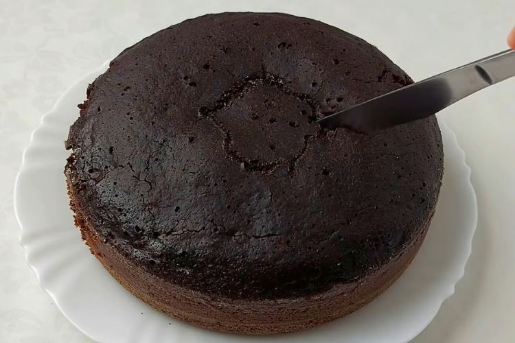 Bolo de chocolate na panela de pressão
