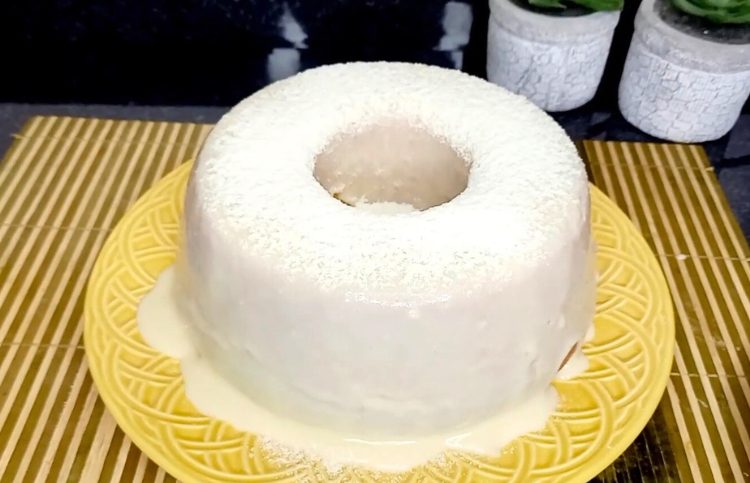 Bolo de laranja com massa pronta