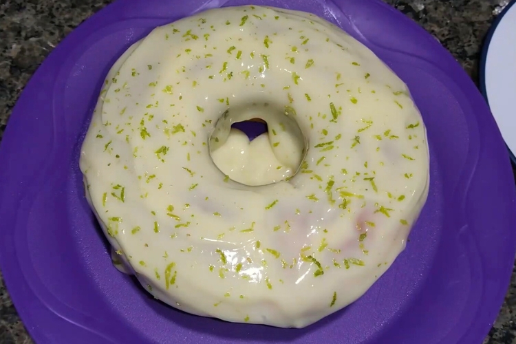Bolo de limão na batedeira