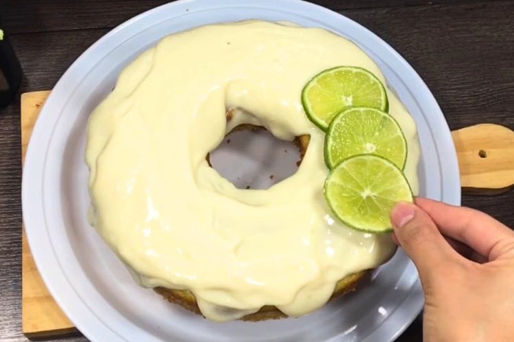 Bolo de limão sem liquidificador