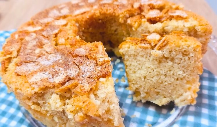 Bolo de maçã com farinha de amêndoas