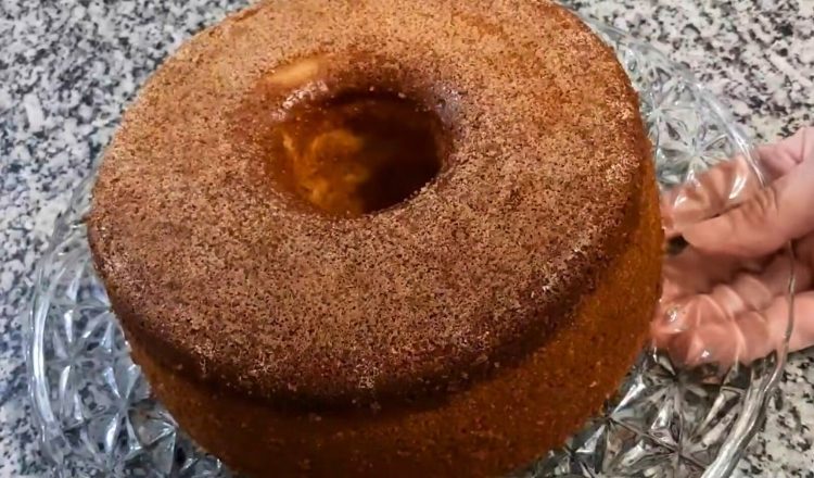 Bolo de mandioca cozida cremoso de liquidificador