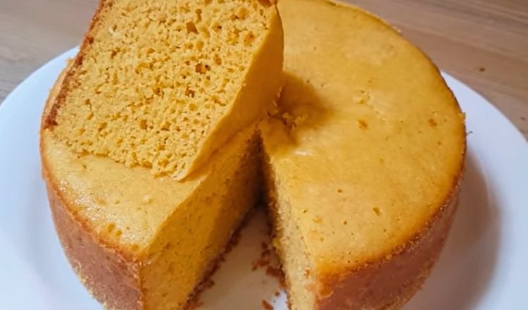 Bolo de milho na panela de pressão