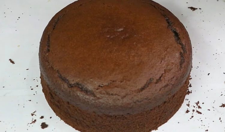 Massa chiffon de chocolate