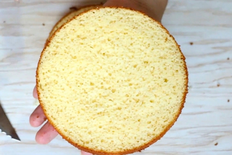 Pão de ló de leite ninho