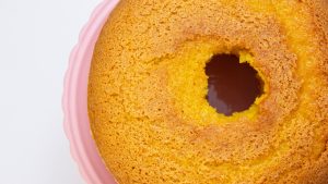 Posso substituir farinha de trigo por farinha de aveia no bolo