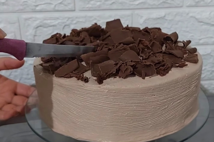 Bolo de aniversário com massa pronta