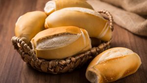 Como descongelar pão francês