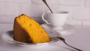 Pode substituir óleo por manteiga no bolo de cenoura