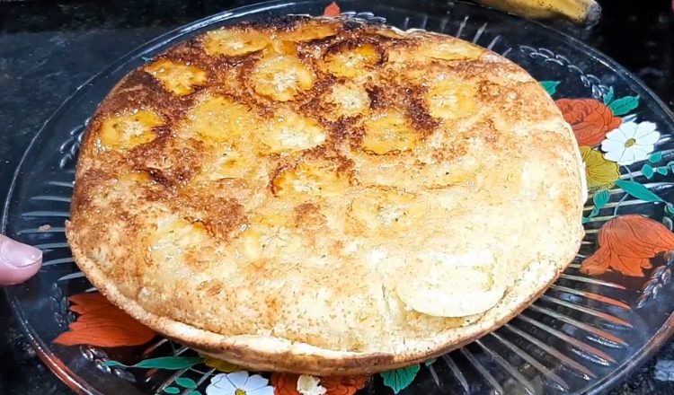 Bolo de banana de frigideira