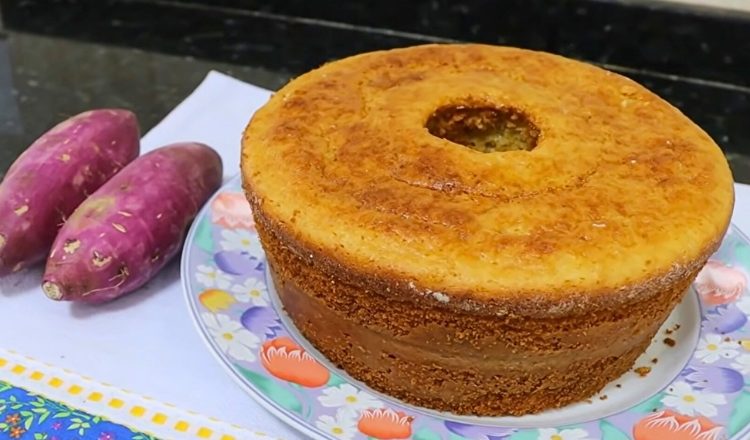 Bolo de batata doce crua