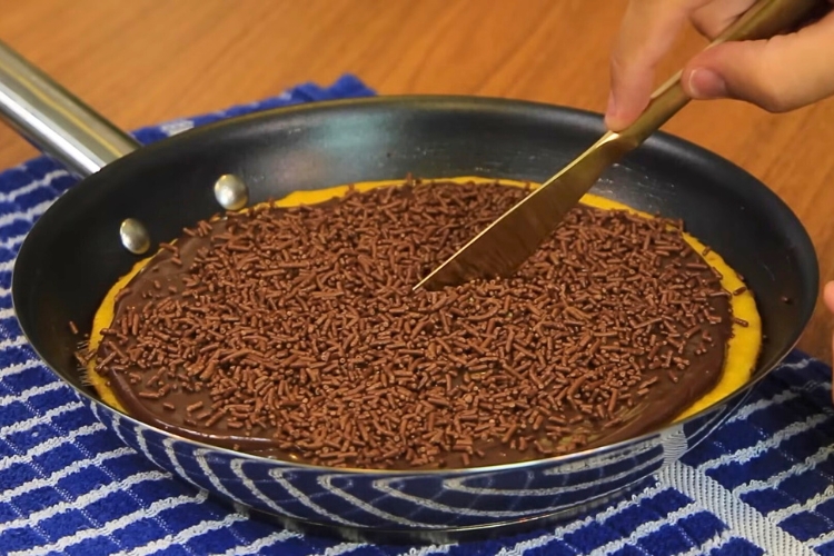Bolo de cenoura de frigideira
