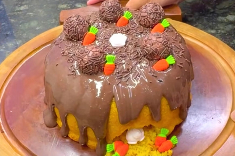 Bolo de cenoura para Páscoa