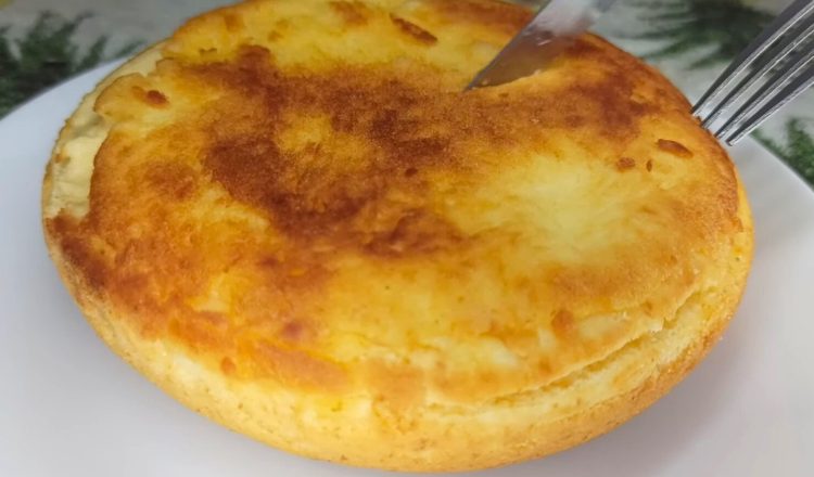 Bolo de frigideira com 3 ingredientes