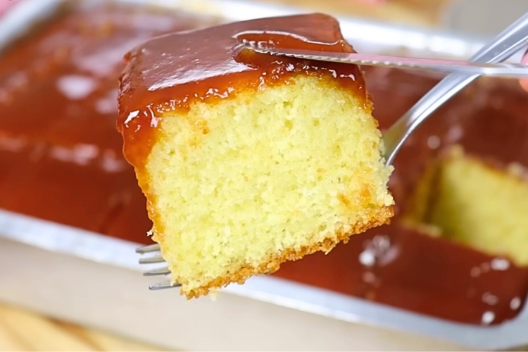 Bolo de fubá fofinho e úmido de liquidificador