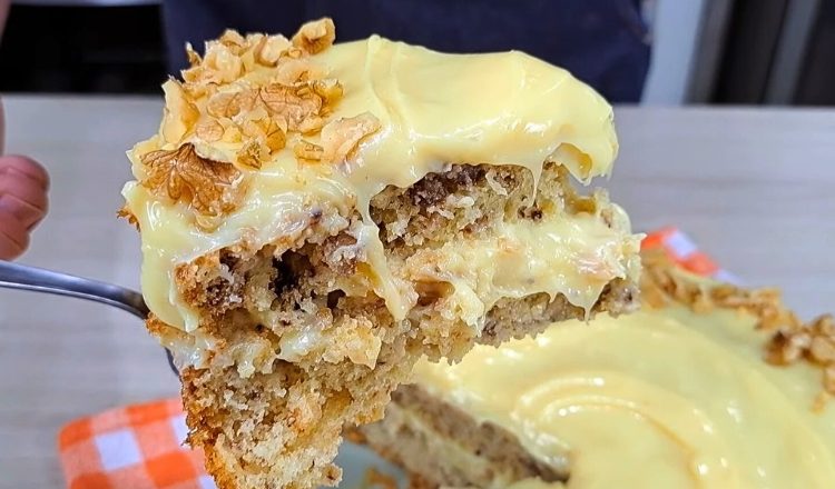 Bolo de nozes com baba de moça