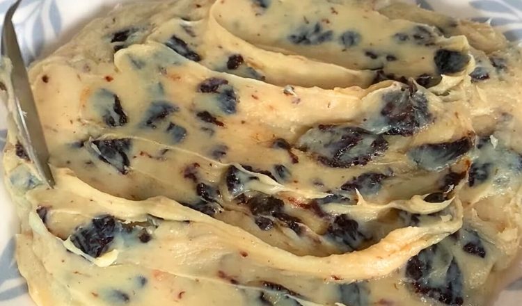 Recheio de ameixa com leite condensado