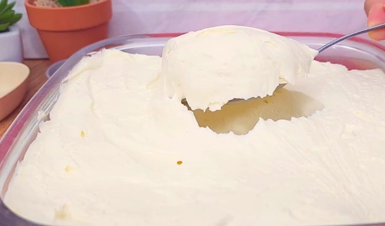 Recheio de leite ninho para bolo com chantilly