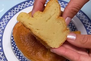Bolo de pão amanhecido