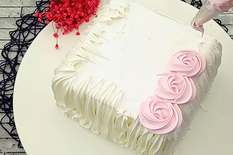 Como fazer chantilly com creme de leite de caixinha?