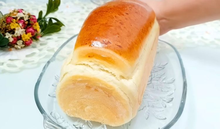 Pão caseiro com água morna e fermento seco