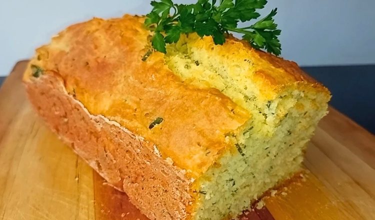Pão de cebola de liquidificador com fermento químico