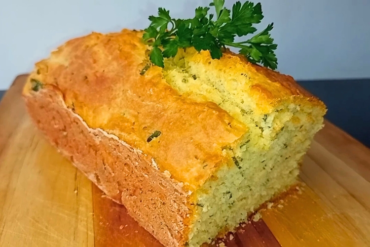 Pão de cebola de liquidificador com fermento químico