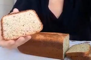 Pão de farinha de amêndoa com fermento biológico