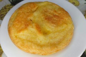 Pão de frigideira com 3 ingredientes