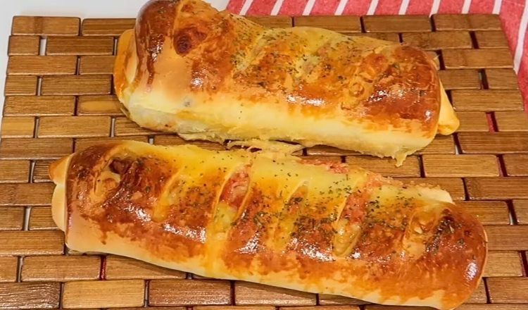Receita de pão caseiro recheado com presunto e queijo