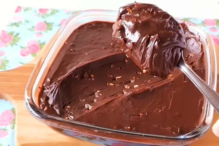 Recheio de Ferrero Rocher para bolo